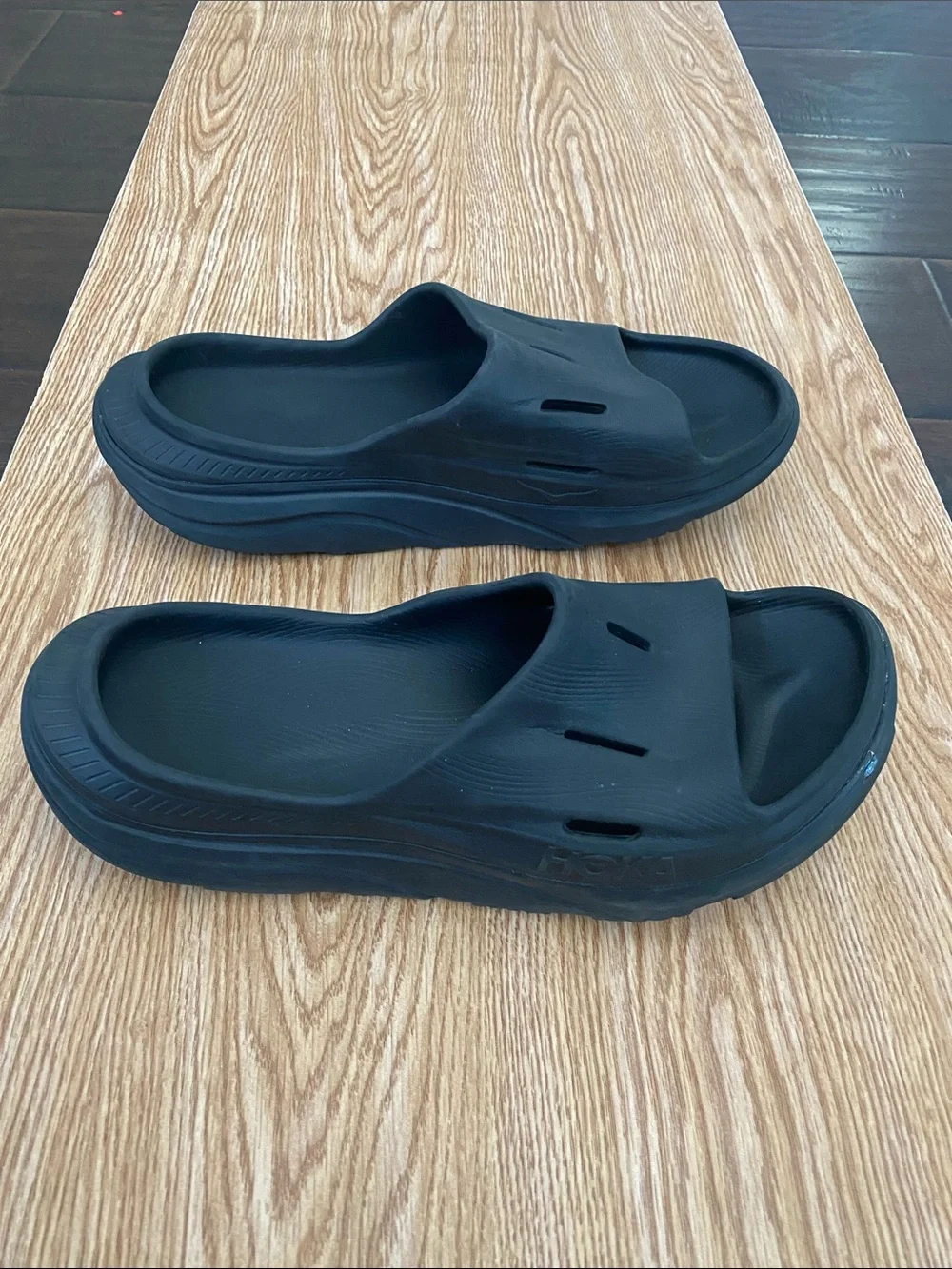 Hoka rubber sandals men’s size 11 fits like 10